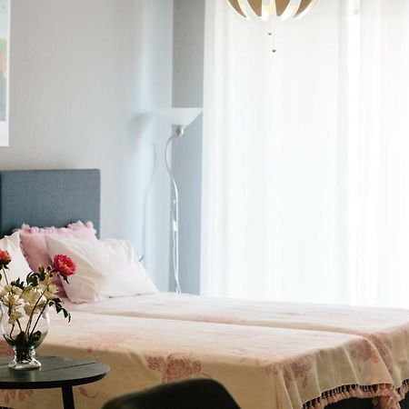 Cosy Downtown Studio - Suite Комотини Екстериор снимка