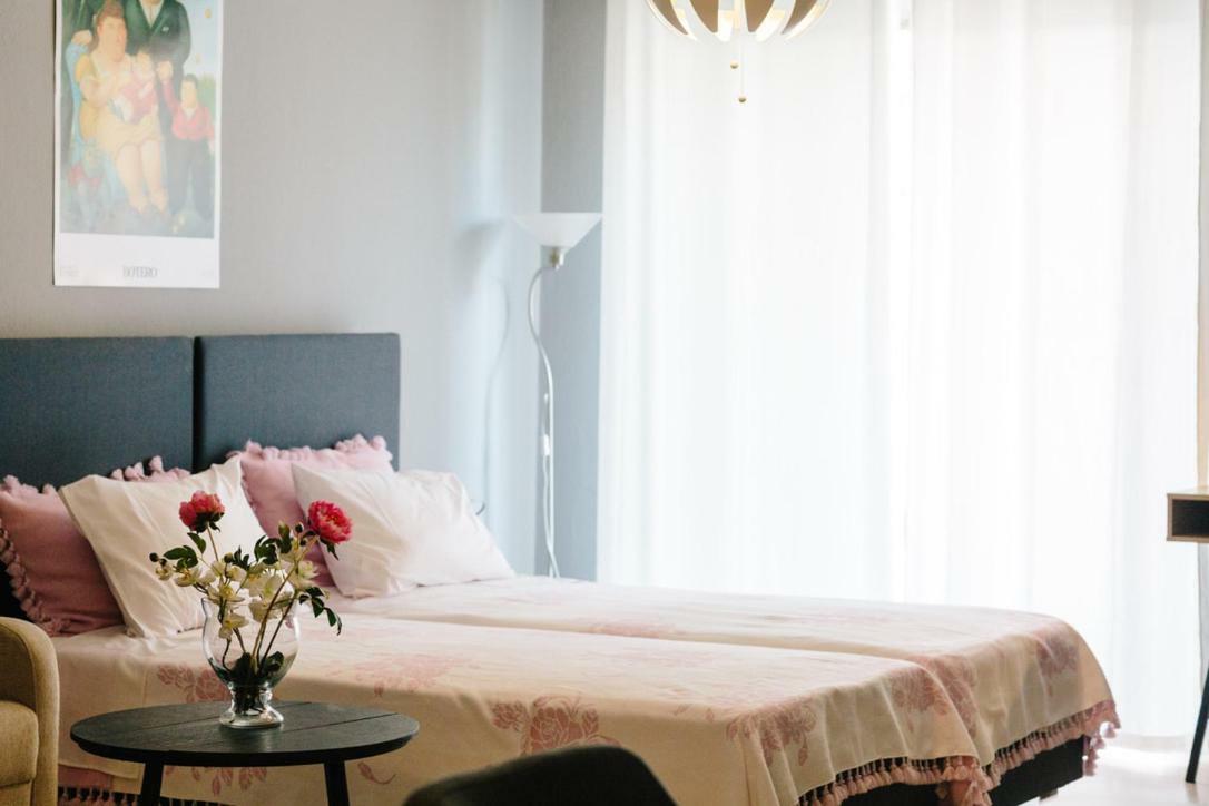 Cosy Downtown Studio - Suite Комотини Екстериор снимка