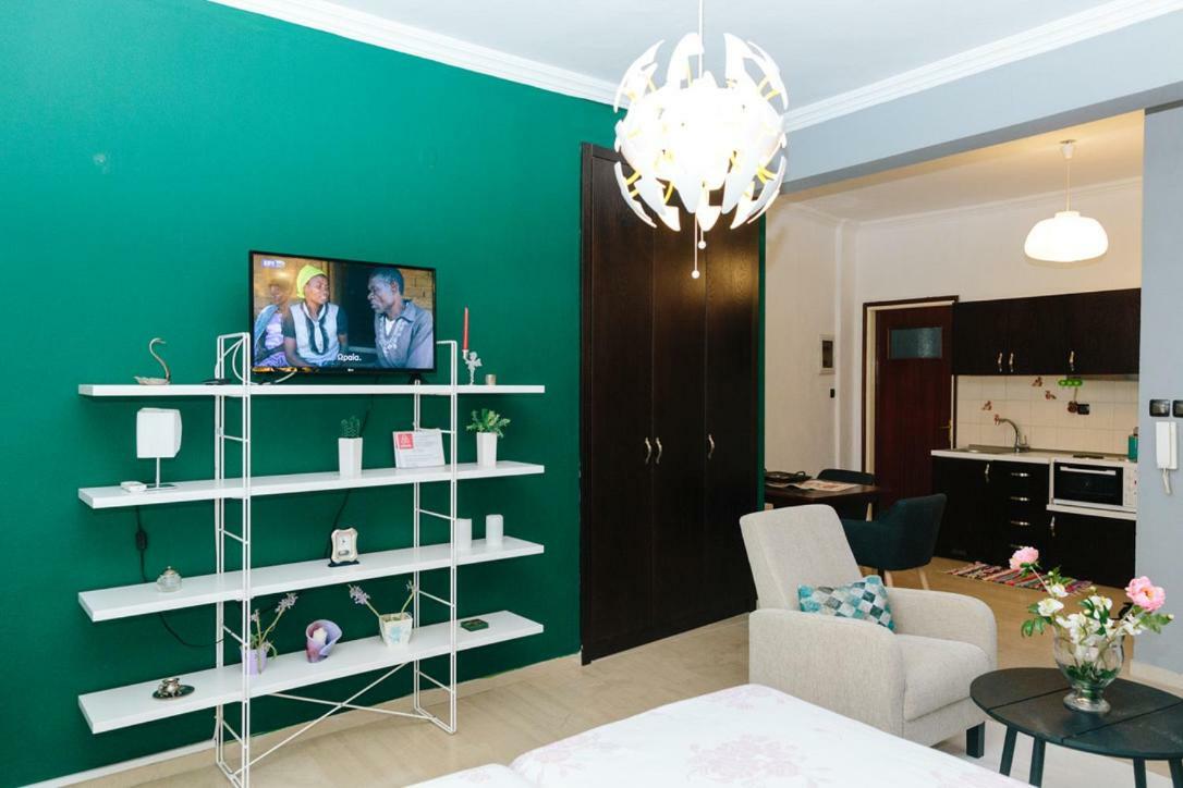 Cosy Downtown Studio - Suite Комотини Екстериор снимка