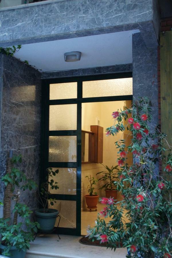 Cosy Downtown Studio - Suite Комотини Екстериор снимка
